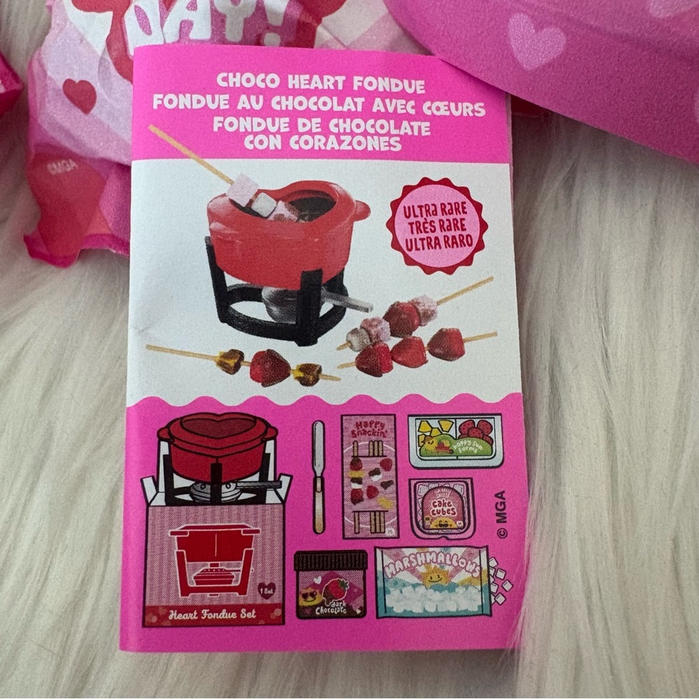 RARE Miniverse Valentine’s Day 2025 Heart Fondue Dollhouse Miniature Set